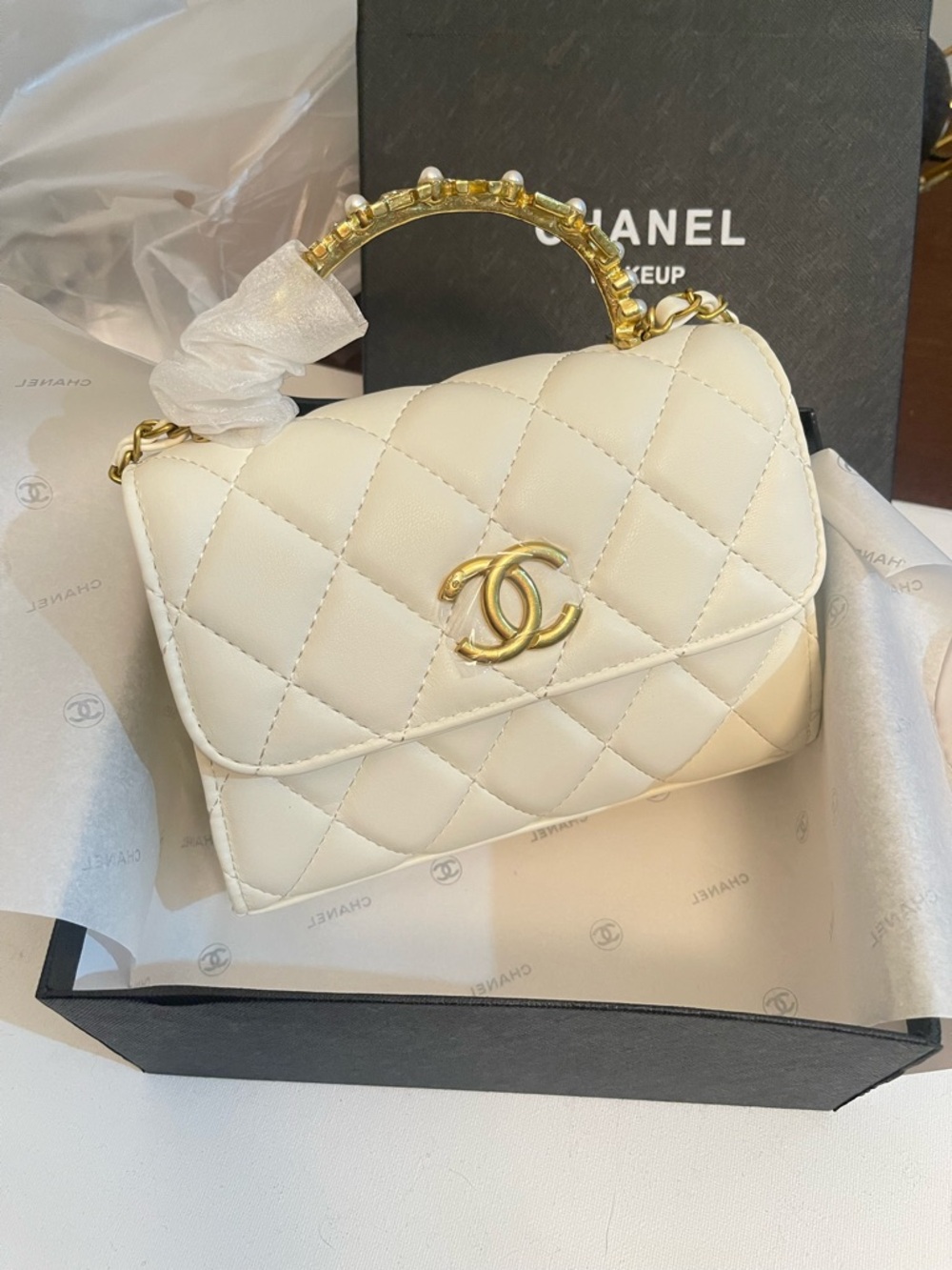 GWP CC white off quilted bag